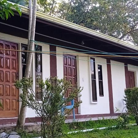 Hostel Manuel Antonio Park Jungle Exterior foto